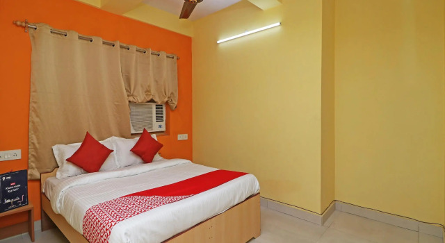 OYO 11930 The Jumbo Stay