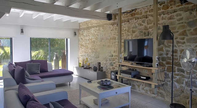 Inviting holiday home in Gourdon with terrace, Rezerwuj Hotel Gourdon Lot