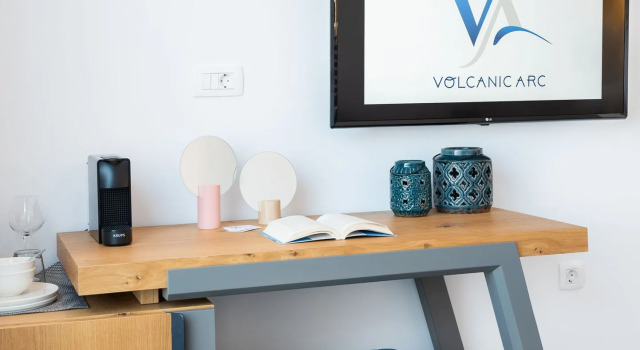 Полулюкс Volcanic Arc Suites