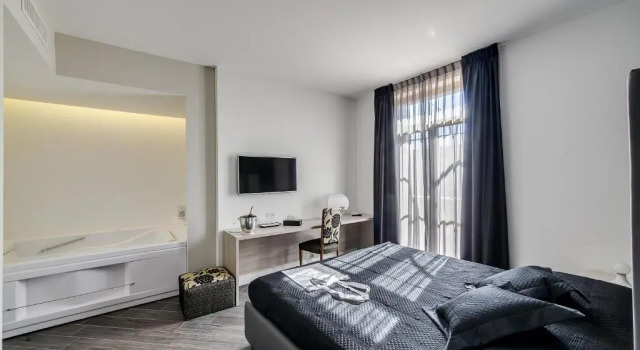 Номер Deluxe Blue Inn Luxury Suites