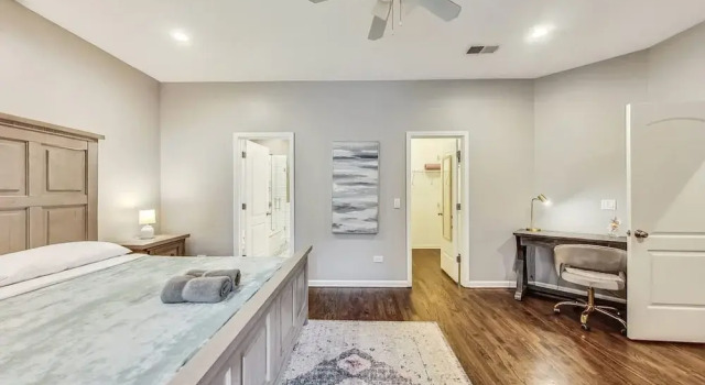Апартаменты South Loop Three Bedroom Two Bath Home