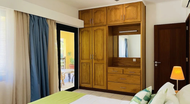 Апартаменты Pieds Dans L’Eau Holiday Apartments