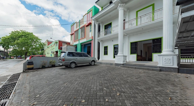 Urbanview Hotel 99 Syariah Banjarbaru by RedDoorz