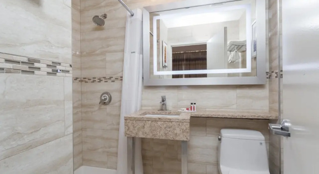 Двухместный номер Standard Days Inn by Wyndham Brooklyn Crown Heights