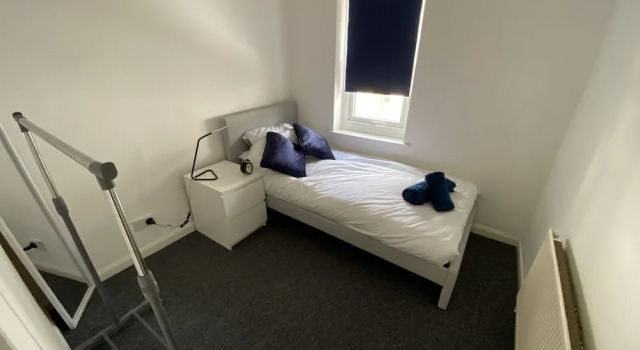 Beautiful Modern 3-bed House in Wallasey Near City, Забронировать Отель Отели Англии 3 звезды, 3*