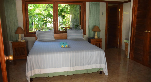 Tulamben Wreck Divers, Buchen Sie Resort Hotels in Tulamben mit Pool, Schwimmbad