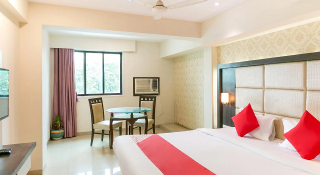 OYO 36215 Hotel Pearl Residency