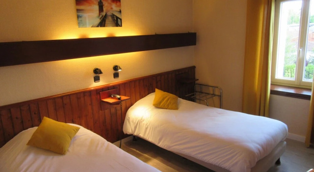 P'tit Dej Hôtel de France, Rezerwuj Hotel Hotele w Charente-Maritime z parkingiem, Parking