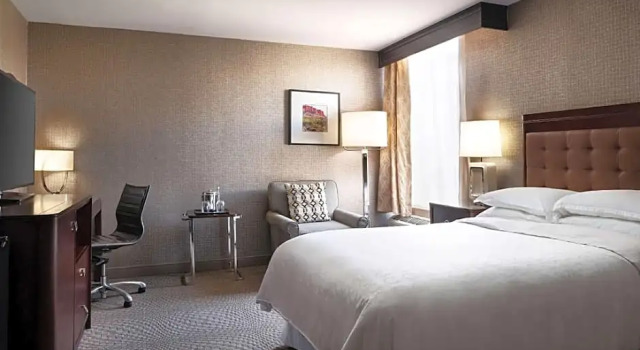 Номер Deluxe с балконом и с видом на бассейн Wyndham Phoenix Airport - Tempe