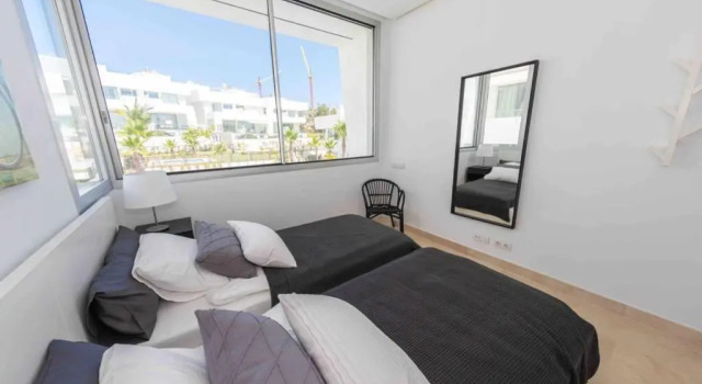 New Top Townhouse With Private Pool/4Bdr/3.5Bath