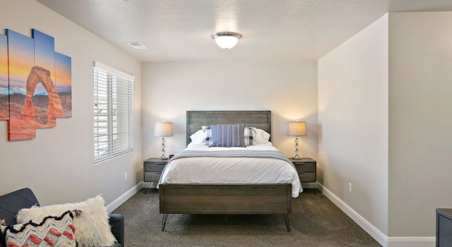 Southern Adobe by RedAwning, Varaa Lomakoti Washington 