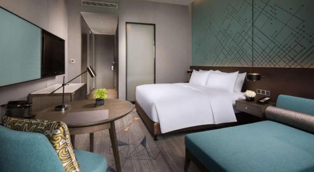 Номер Standard с балконом Doubletree By Hilton Qingdao Oriental Movie Metropolis