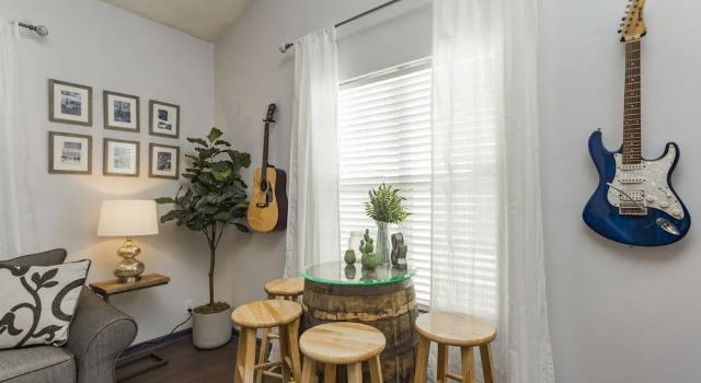Fun Buena Vista Heights Home Close to Downtown, Prenota Hotel Nashville Tennessee