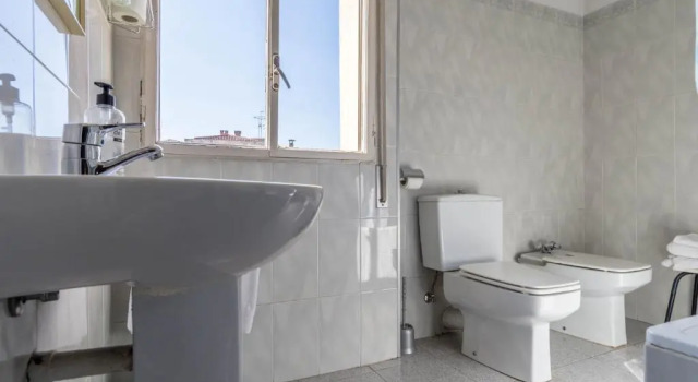 Трёхместный номер Standard Hostal Urgell