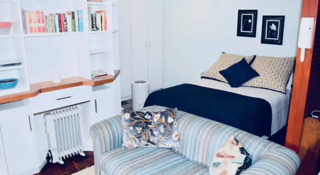 Cosy Studio in Cape Town City Centre, Забронировать Апартаменты/квартира Отели Кейптауна с парковкой, рядом с South African Museum And Planetarium, Парковка