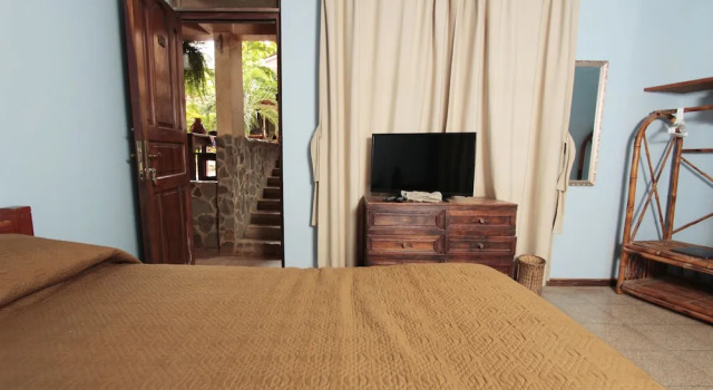 Четырёхместный номер Standard с видом на сад Hotel Boruca Tamarindo