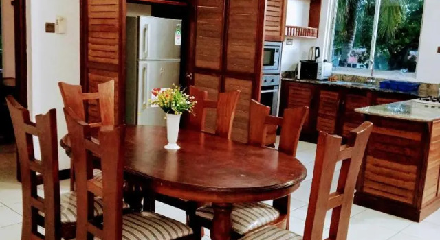 Lovely 2 bedroom beach front apartment