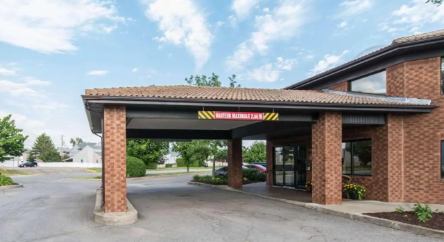 Четырёхместный номер Standard Цокольный этаж Comfort Inn