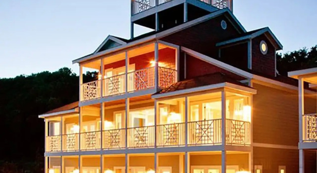 Bransons Nantucket, Забронировать Отель Отели Table Rock Lake с парковкой, Парковка