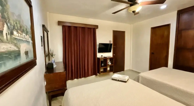 Четырёхместный номер Standard с балконом El Zaguán Colonial by GuruHotel