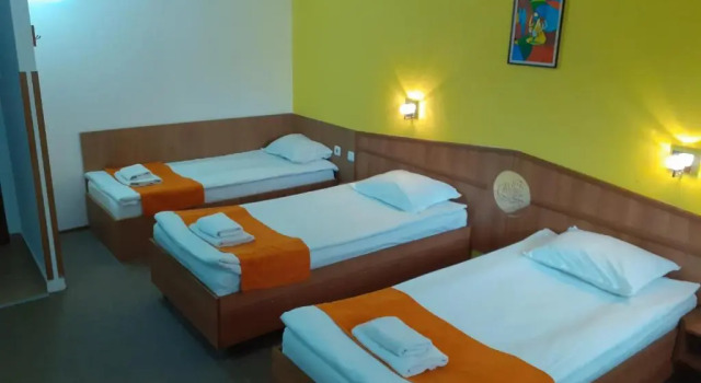 Standard Triple room Hotel Les