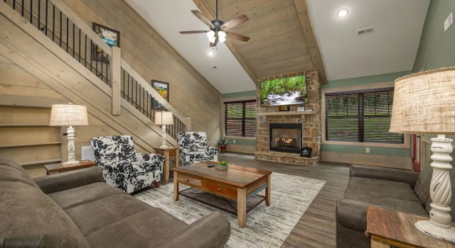 Smoky Pines Chalet, Забронировать Шале Отели Гатлинберг с бассейном, Бассейн