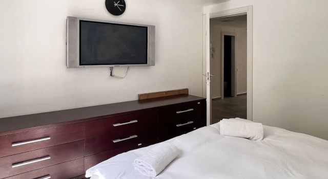 2 BR next to Old City with Patio by FeelHome, Varaa Huoneisto Jerusalem Jerusalem District, lähellä Temple Mount