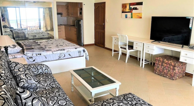 Апартаменты с балконом Metro Jomtien Condotel - Sleeps 2