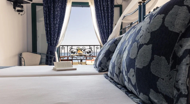 Двухместный номер Standard с балконом и с частичным видом на море Dionysos Hotel