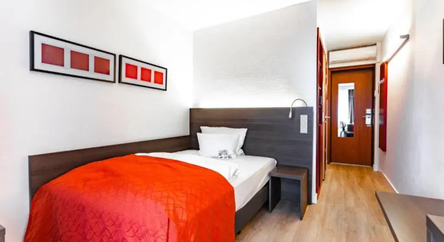 Номер Comfort Art & Business Hotel