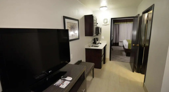 2 soveværelser i dobbelt suite Holiday Inn Express Hotel & Suites Liberal