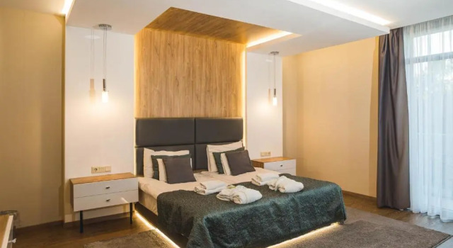 Двухместный номер Deluxe с балконом Hotel Zena Beauty & Shopping Center