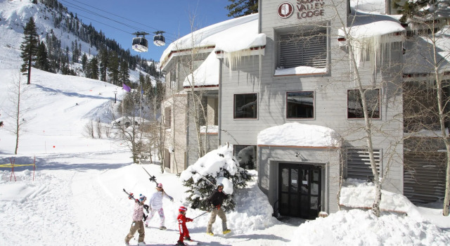 Squaw Valley Lodge, Rezerwuj Hotel Hotele w Squaw Valley z parkingiem, Parking