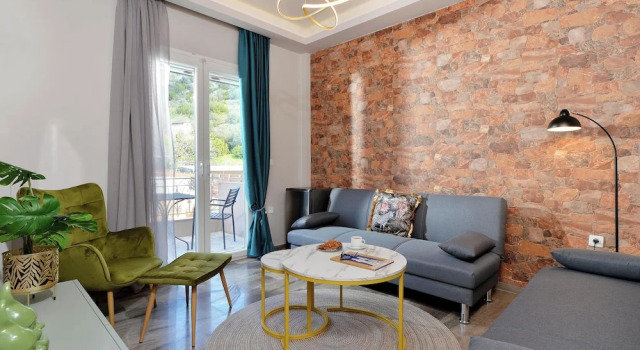 Семейный люкс с балконом и с видом на море ID Holiday Living