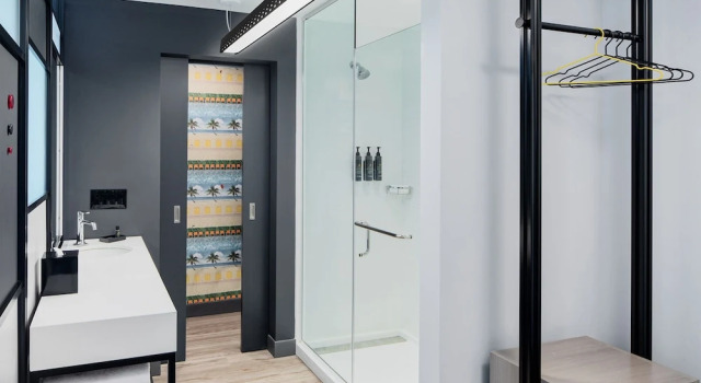 Четырёхместный номер Standard Aloft by Marriott Fort Lauderdale Airport
