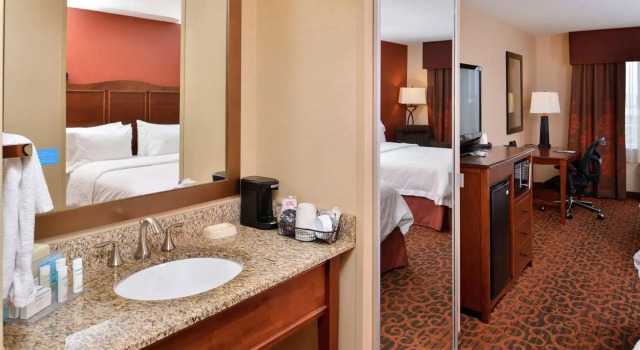 Четырёхместный номер Standard Country Inn & Suites by Radisson, Idaho Falls at the Mall