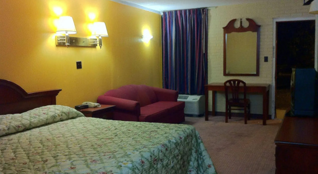 Rodeway Inn Charlotte South, Забронировать Мини-отель Отели Шарлотте с парковкой, Парковка