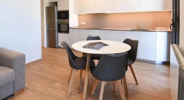 Апартаменты c 1 комнатой 10 apartments in a modern central building with private car parking available