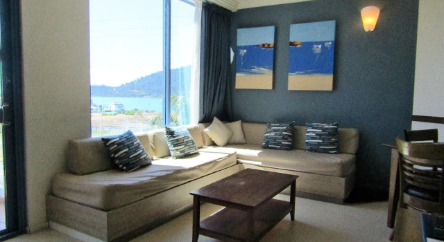 Семейный люкс с балконом Coral Sea Vista Apartments