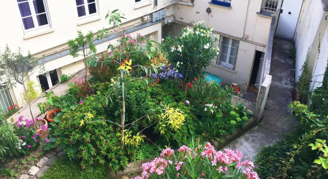 MONTMARTRE ROMANTIC, Bed & Breakfast - Paris, Забронировать Гостевой дом Отели Парижа с парковкой, рядом с Монмартр, Парковка