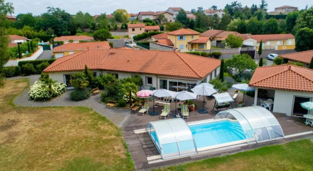 Au fil du Vizézy - Chambre d'hôtes, Book Hotel Hotels in Burgundy with a Pool, Swimming Pool
