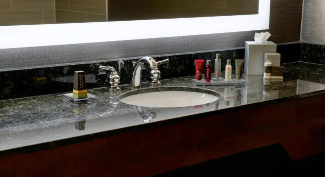 Номер Standard Marriott East Lansing at University Place