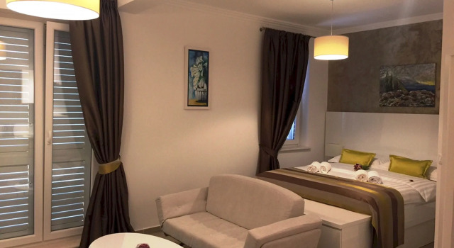 Boutique Pine Tree apartments