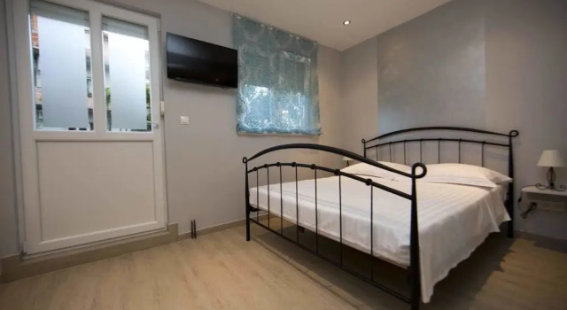 Studio Apartment with garden