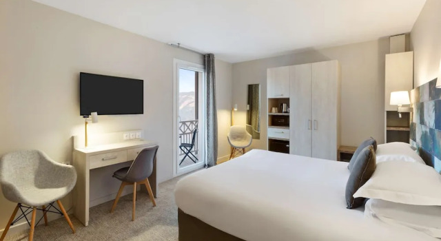 Двухместный номер Deluxe с балконом Best Western Plus Hyères Côte DAzur