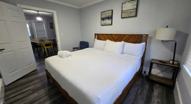 Charlotte Luxury 3BR Home NoDa, Забронировать Дом для отпуска Коттеджи Шарлотте, Коттедж