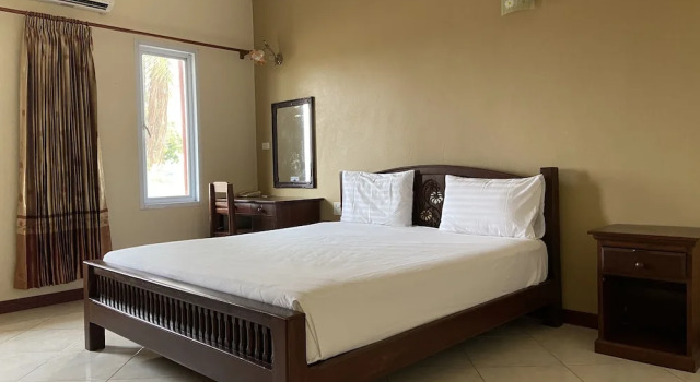 Prakaithong Hotel Phang Khon, Varaa Hotelli Hotellit North-Eastern Thailand pysäköinnillä, Pysäköinti