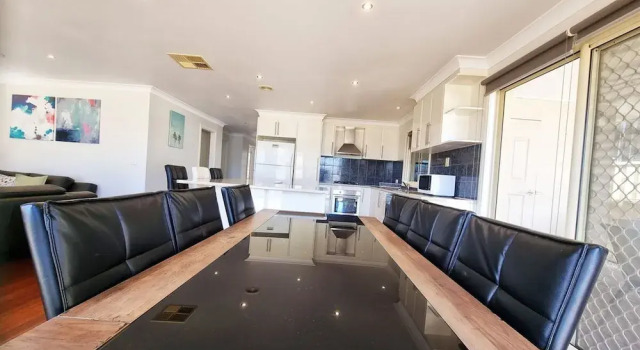 Коттедж St Albans House - Spacious and Modern Home