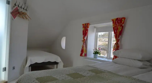 Emma's Bed & Breakfast, Book Hotel Strömstad 