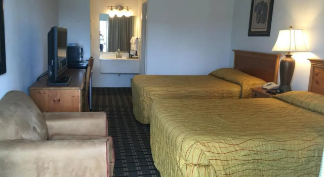 Run of House Houston Inn and Suites